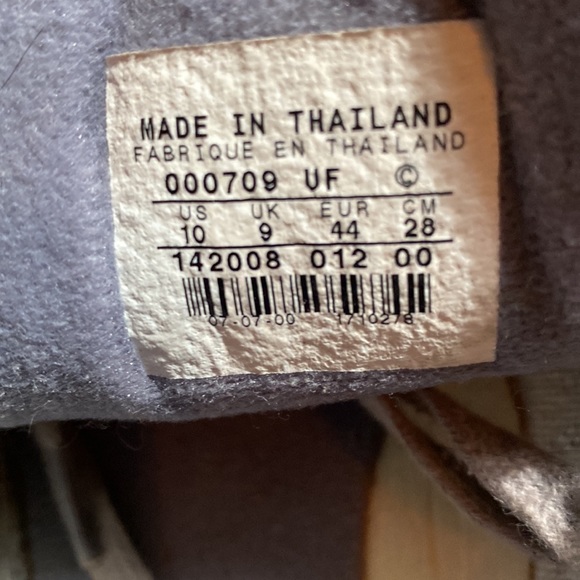 grey and white suede leather Nike’s. Classic tennis shoe, old school style. - Picture 5 of 5